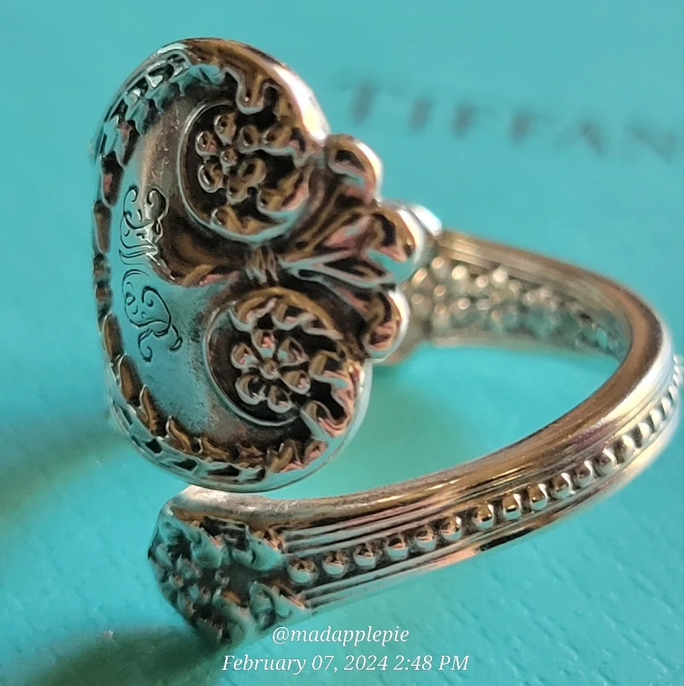 1889 Tiffany & Co. Saint James Spoon Ring in Sterling Silver Luxury jewelry #77 - Picture 6 of 16